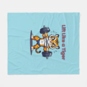 **Strong Tiger – Cute Tiger Lifting Weights Illust フリースブランケット (正面(横))