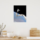 STS-114 Shuttle Mission to ISSの間のスペースウォーク ポスター (キッチン)