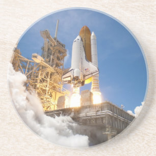 STS-132代表団を進水させるアトランティス コースター