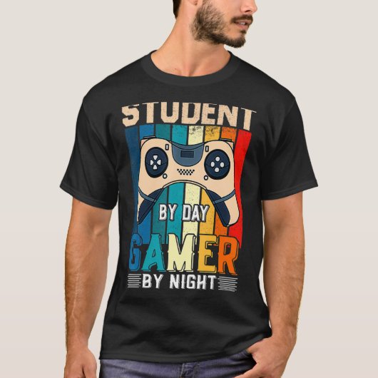Student By Day Gamer By Night Meme For Gamers 2 Tシャツ (正面)
