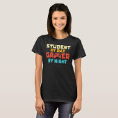 Student By Day Gamer By Night Meme For Gamers Tシャツ (正面フル)