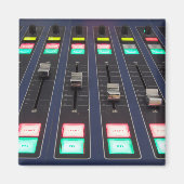 Studioサウンドミキサーパネル、クローズアップ マグネット (正面)