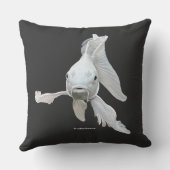 Stunning Platinum Butterfly Koi Carp クッション (裏面)