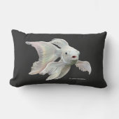 Stunning Platinum Butterfly Koi Carp ランバークッション (正面)