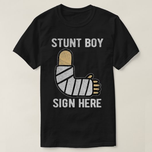 Stunt Boy Sign Here Get Well Soon Broken Arm Surge Tシャツ (デザイン正面)