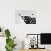 Sturdy highland cow in monochrome ポスター (ホームオフィス)