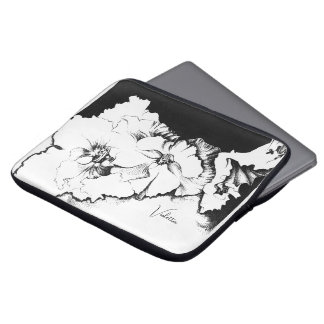 Stylish Black & White Original Stipple Art Floral ラップトップスリーブ