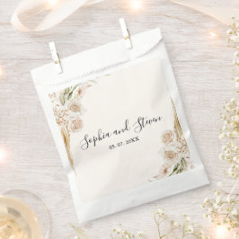 Stylish Bohemian Wedding with Soft Beige and Yello フェイバーバッグ