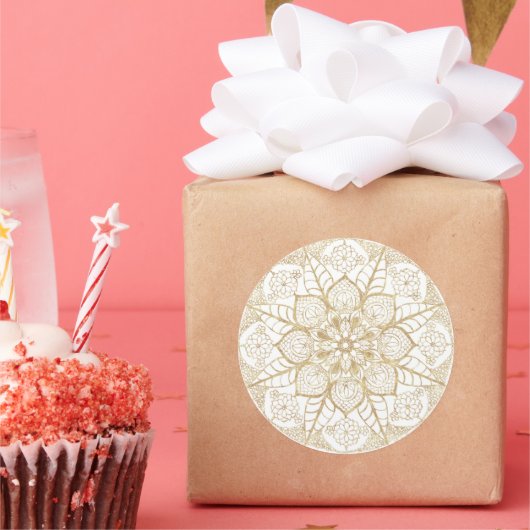 Stylish Boho White Gold Mandala Floral ラウンドシール (パーティー)