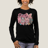 Stylish Easter egg bunny ears spring women outfit  トライブレンドＴシャツ (正面)