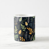 Stylish Green and Yellow Foliage Pattern  コーヒーマグカップ (中央)