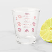 Stylish  Kiss Miss Goodbye Red Lips Bridal Shower ショットグラス (裏面)