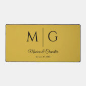 Stylish Monogram With Couple Name Metallic Gold デスクマット (正面)
