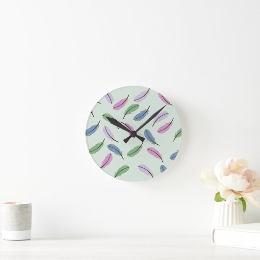 Stylish Pastel Feathers Pattern ラウンド壁時計 (ホーム)
