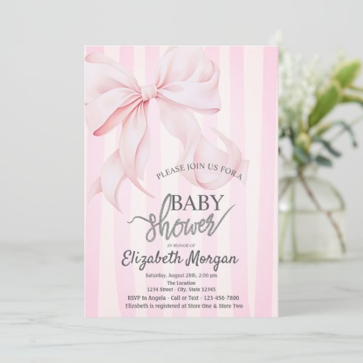 Stylish Pink Bow Pink Striped Baby Shower 招待状 (スタンド正面)