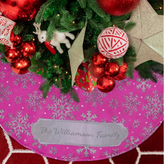 Stylish Pink Christmas w/ Elegant Snowflakes ブラッシュドポリエステルツリースカート