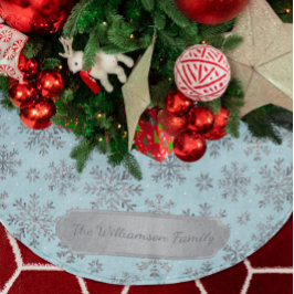 Stylish Powder Blu Christmas | Elegant Snowflakes ブラッシュドポリエステルツリースカート