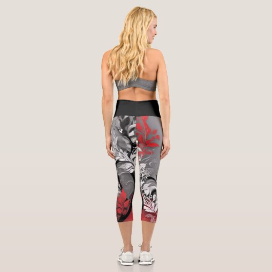 Stylish Red Black and Grey Leaf Design  カプリレギンス (裏面)