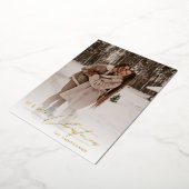 Stylish Script Elegant Photo Red Merry Christmas  箔シーズンカード (回転した状態)