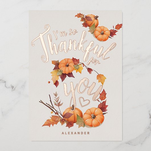 Stylish Thanksgiving Orange Pumpkins Love Script 箔招待状 (正面)