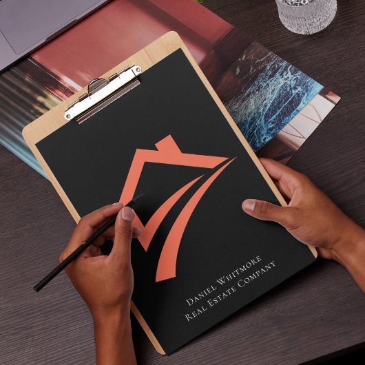 Stylish Unique Black Real Estate Agent クリップボード