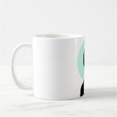 Stylish Woman in Monochromatic Portrait コーヒーマグカップ (左)