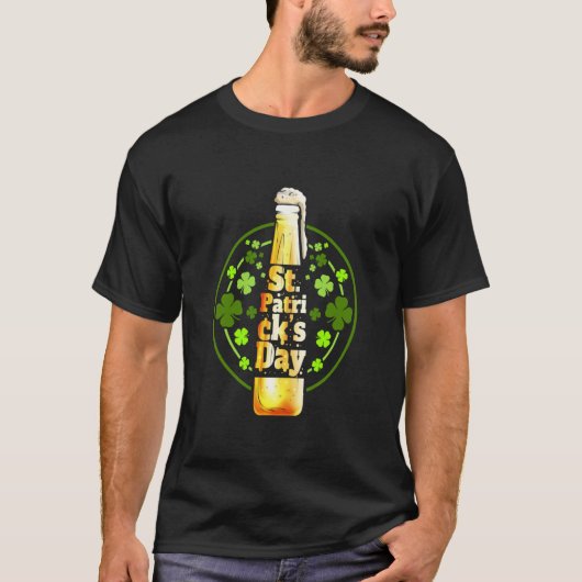 Stylized Beer Bottle And Shamrocks For St Patricks Tシャツ (正面)