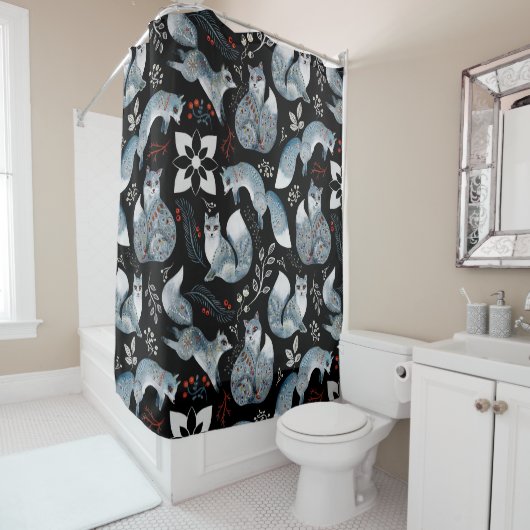  Stylized blue foxes with intricate floral designs シャワーカーテン (インサイチュ)
