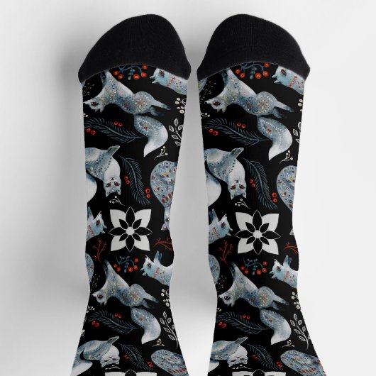  Stylized blue foxes with intricate floral designs ソックス (上部)