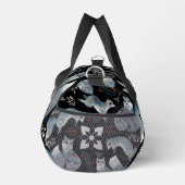  Stylized blue foxes with intricate floral designs ダッフルバッグ (右)