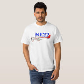 Stylized Cirrus SR22 Plane with Bold Typography Tシャツ (正面フル)