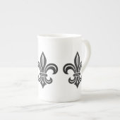 "Stylized Fleur-de-lis" Specialty Mug ボーンチャイナマグカップ (正面右)
