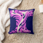 Stylized Letter T with Abstract Floral Design クッション (ブランケット)