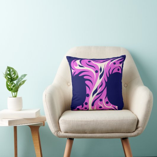 Stylized Letter T with Abstract Floral Design クッション (椅子)