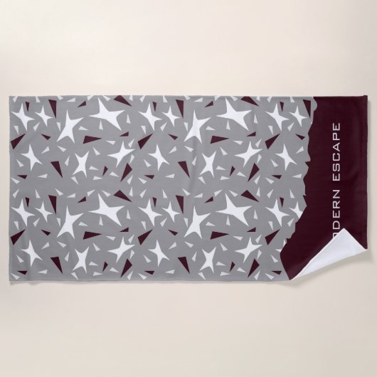 Subtle Geometry: Stars & Triangles – Grey ビーチタオル (正面)