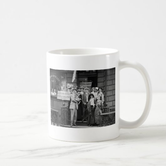Suffragettesおよび彼女達のMen 1913年 コーヒーマグカップ (右)