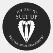「SUIT UP」ブラックスーツとタイのグロムスマン提案 ラウンドシール (正面)