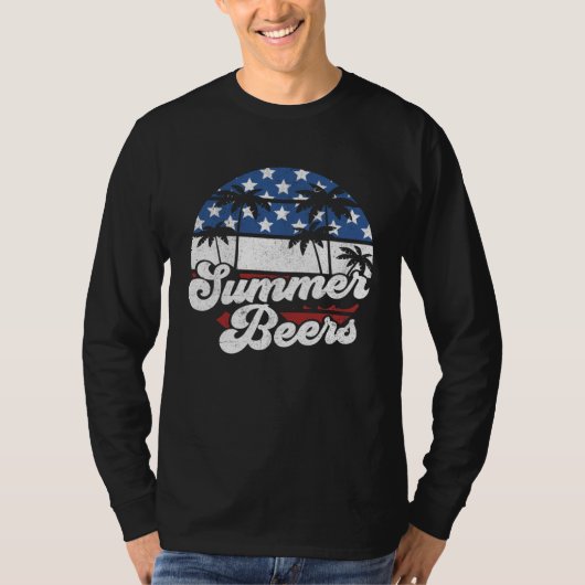 Summer Beers Retro 4th of July American Flag Beach Tシャツ (正面)