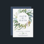 Summer Greenery日付カードを保存 セーブザデート<br><div class="desc">今年の夏の緑の限り、日付カードは真夏のエレガント間に最適結婚である。植物性デザインは、水色のユーカリ絵を描、緑色、緑の赤面の花の微妙なスパ葉リと緑のの豊かな配置を特徴とする。</div>