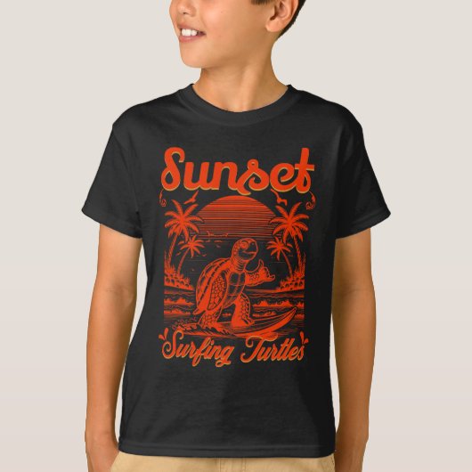 Summer - Sunset Surfing Turtles  Tシャツ (正面)