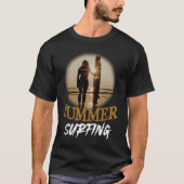 Summer Surfing Vibes Vacation Humorous Saying Tシャツ (正面)