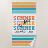 Summer Vibes Tropical Stripes Customizable ビーチタオル (正面)