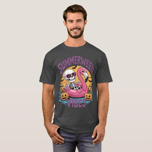 Summerween Vibes Skeleton Flamingo Spooky Hallowee Tシャツ (正面フル)