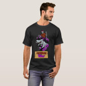 Summerween Vibes Skeleton Riding a Shark Tシャツ (正面フル)