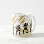 Summit Sipper Adventure Awaits with Our Hiking Mug コーヒーマグカップ (正面右)