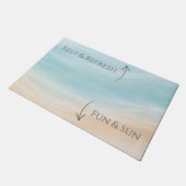 Sun & Fun / Rest & Refresh Beach House Welcome Mat ドアマット (アングル)
