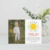 Sun Kidsののまわりに最初の旅の写真誕生日 サンキューカード (スタンド正面)