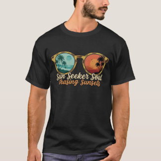 sun seeker soul chasing sunsets tシャツ