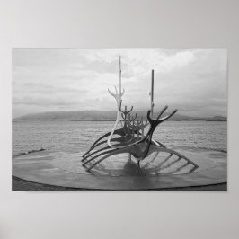 Sun Voyager Sculpture、レイキャビク、アイスランド、B/W ポスター