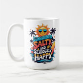 Sunburned Salty and Happy – Retro Beach Vibes コーヒーマグカップ (左)